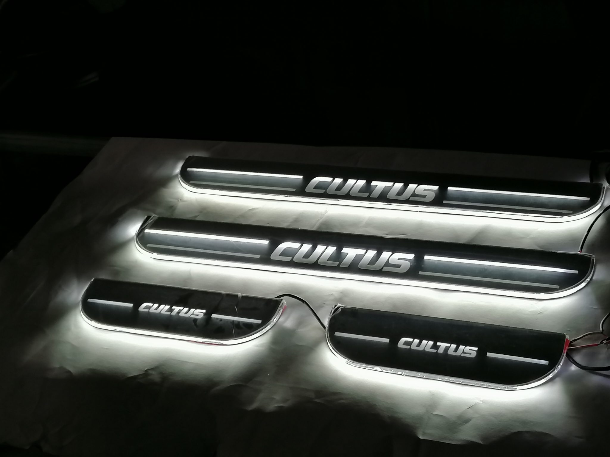 Suzuki Cultus Neon Door Sill Plate Set (Mirror Quality) Acrylic view 2