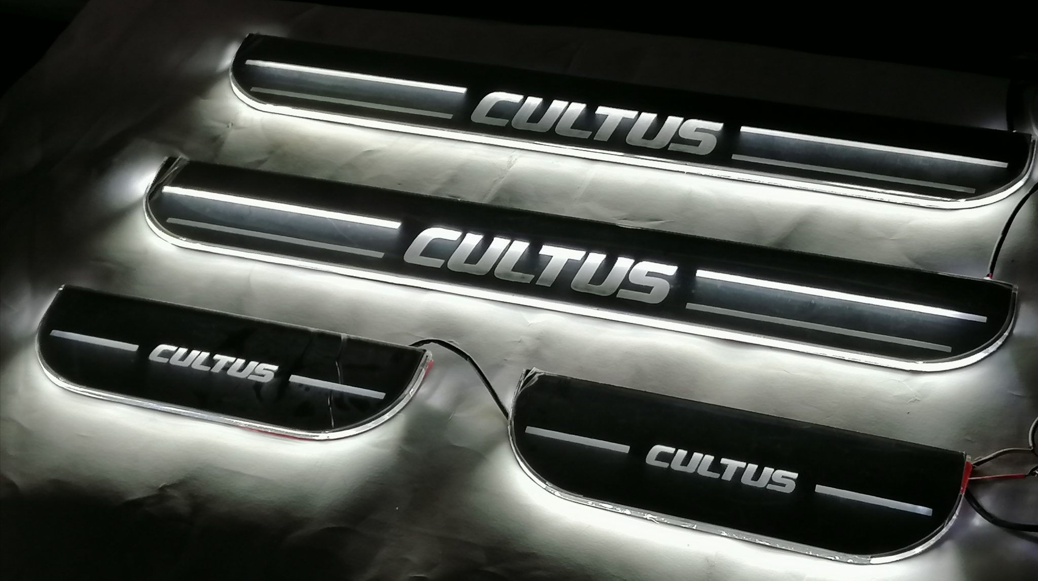 Suzuki Cultus Neon Door Sill Plate Set (Mirror Quality) Acrylic view 4