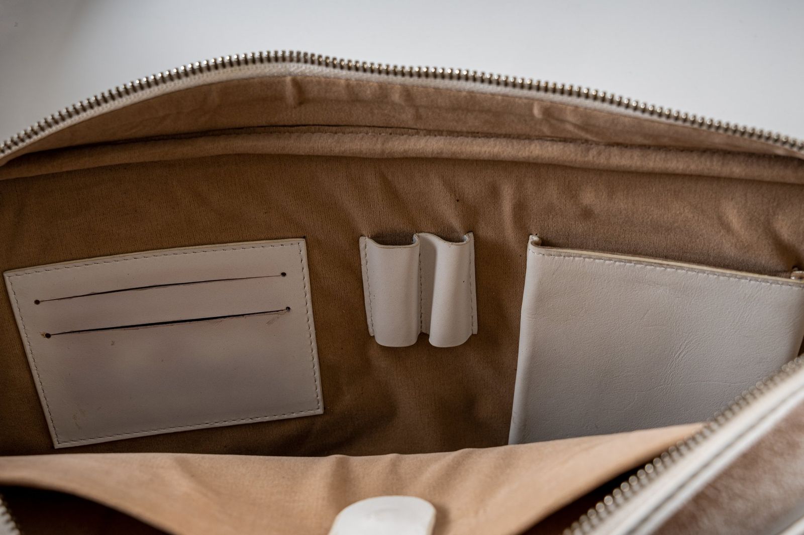 Pearl White Laptop Carry, view 5