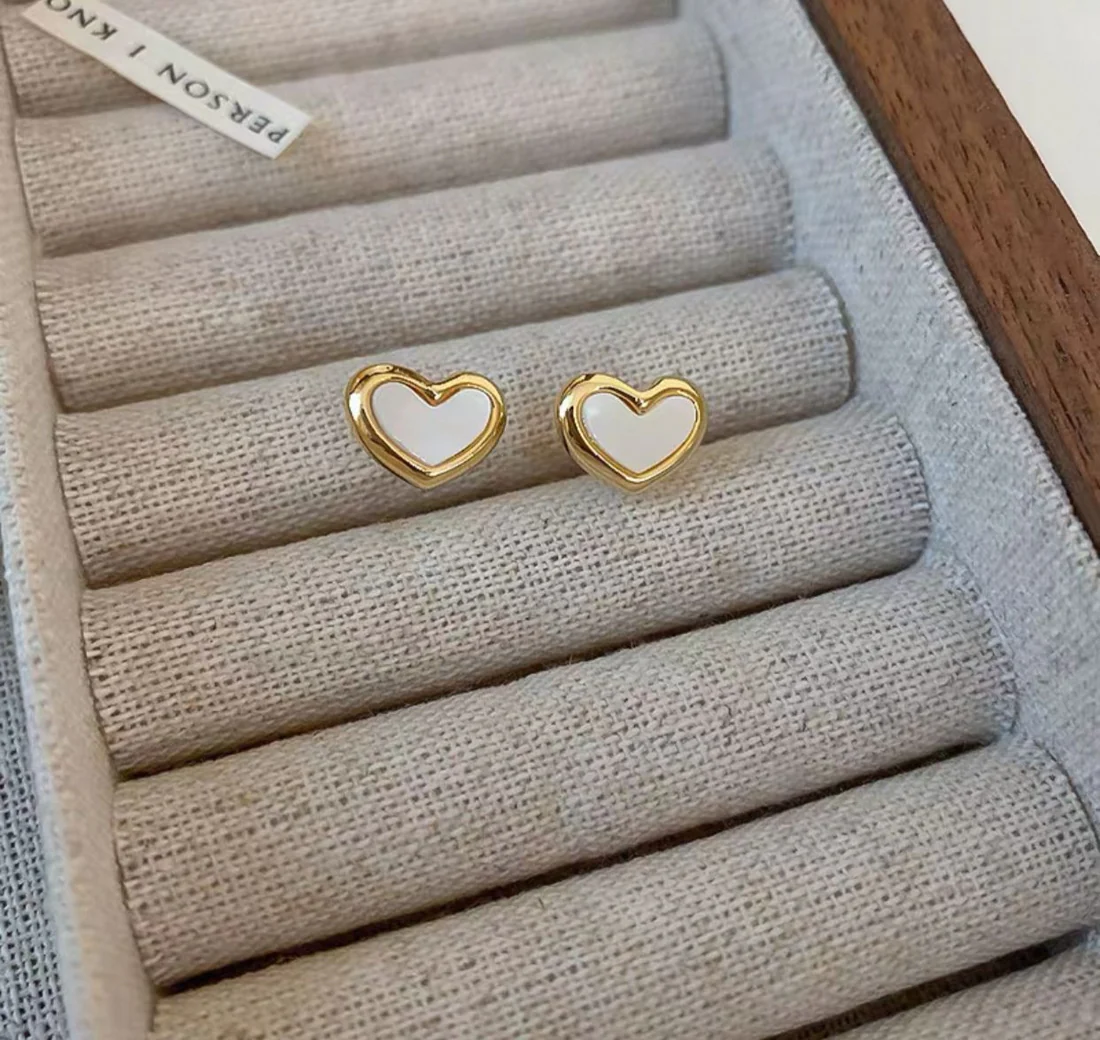 Cute Korean Heart Stud - Earrings - Hover