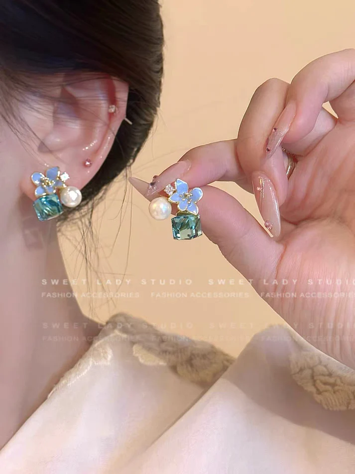 Crystal Sugar Flower Stud - Earrings - Image 3