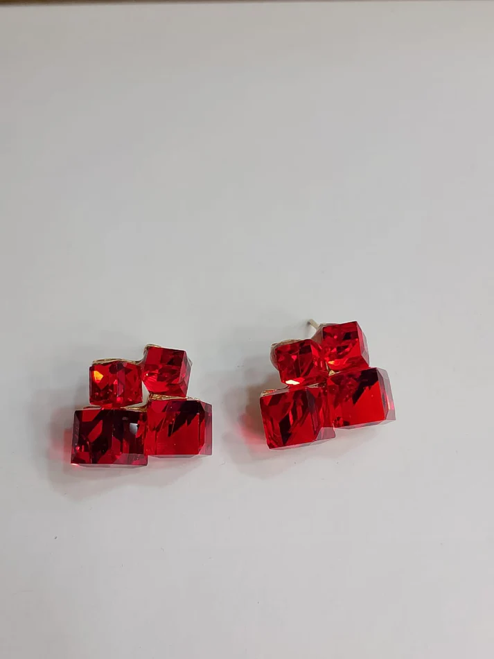 Sparkling Crystal Cube - Earrings - Image 3