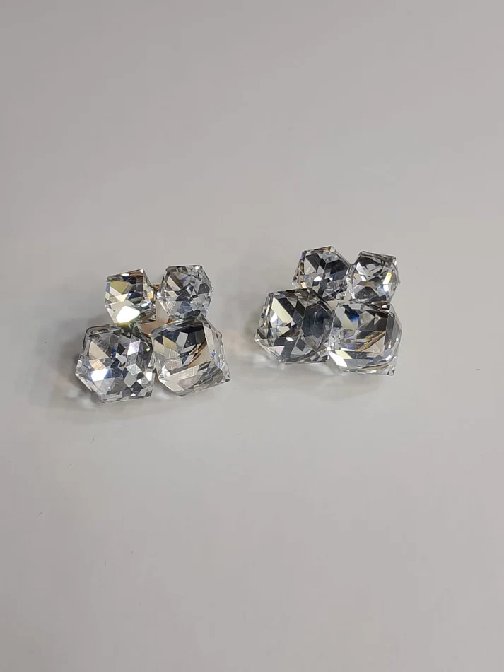 Sparkling Crystal Cube - Earrings - Image 4