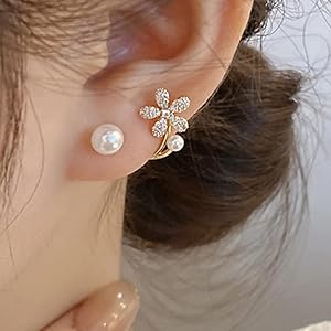 Flower Stud - Earrings - Hover