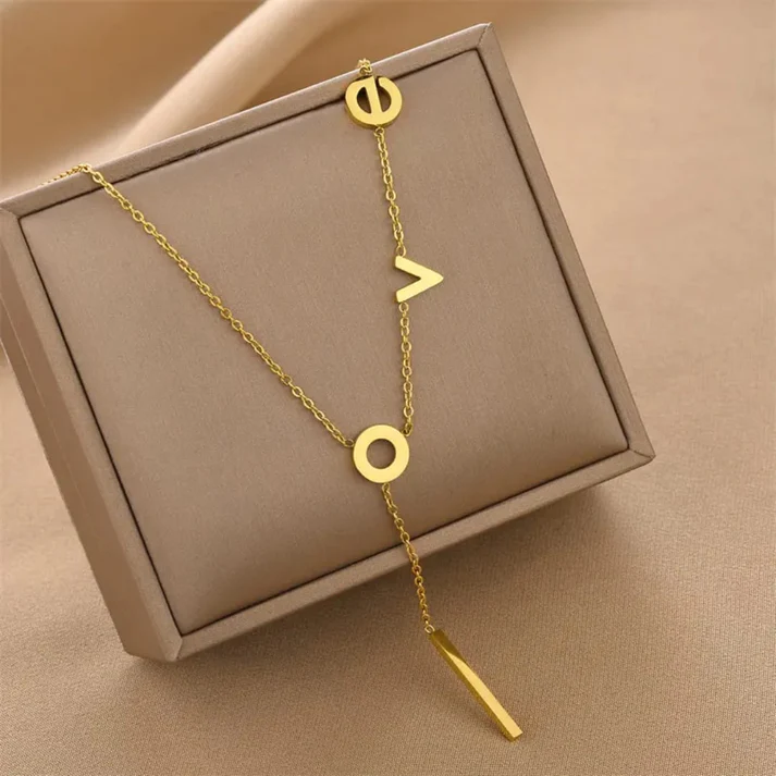 Luxury Love Letter Pattern Charm - Necklace - Image 3