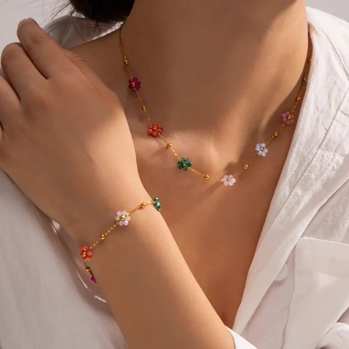 Flower Beaded Necklace Bracelet  - Image 3