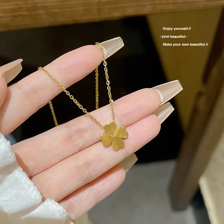 Four-leaf Clover Pendant - Necklace
