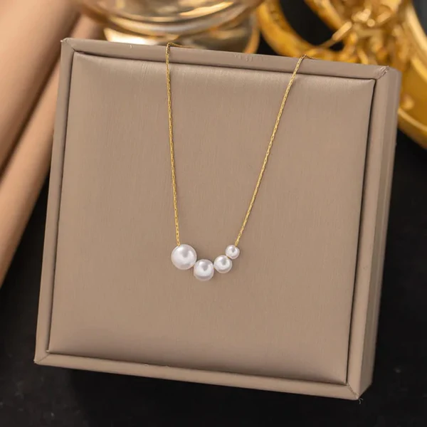 Trendy Faux Pearl - Necklace - Hover