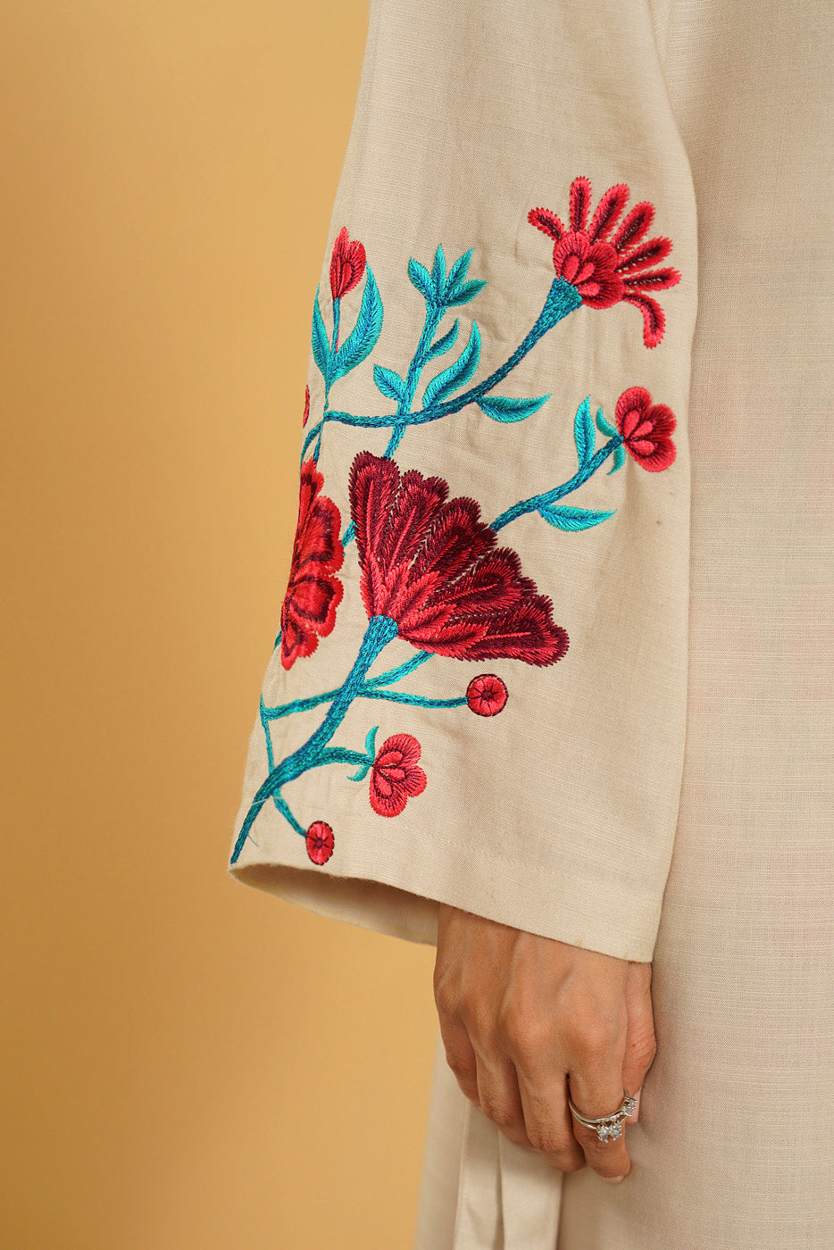 RTW | SHIRT view 4