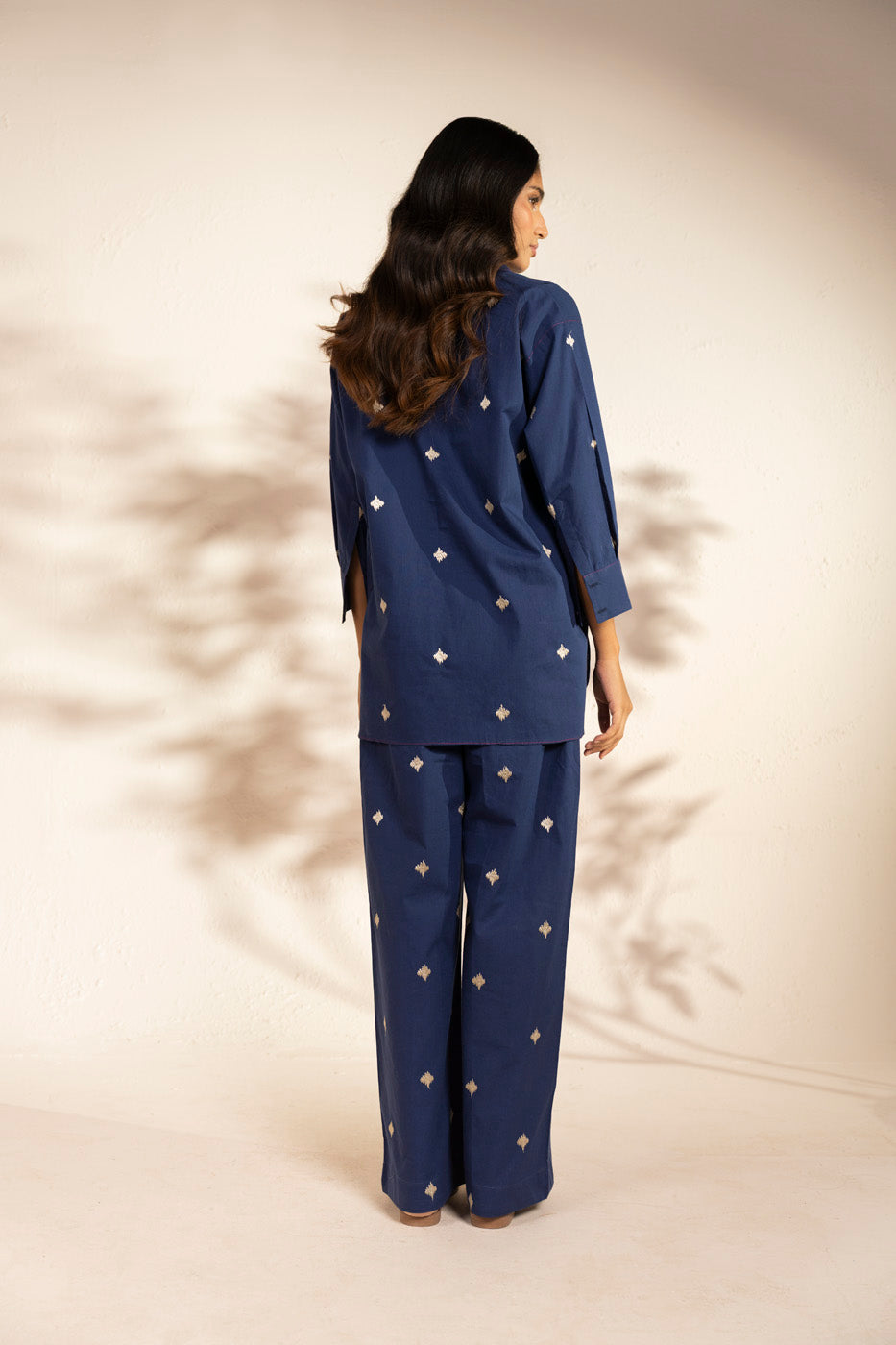 RTW | SHIRT view 3