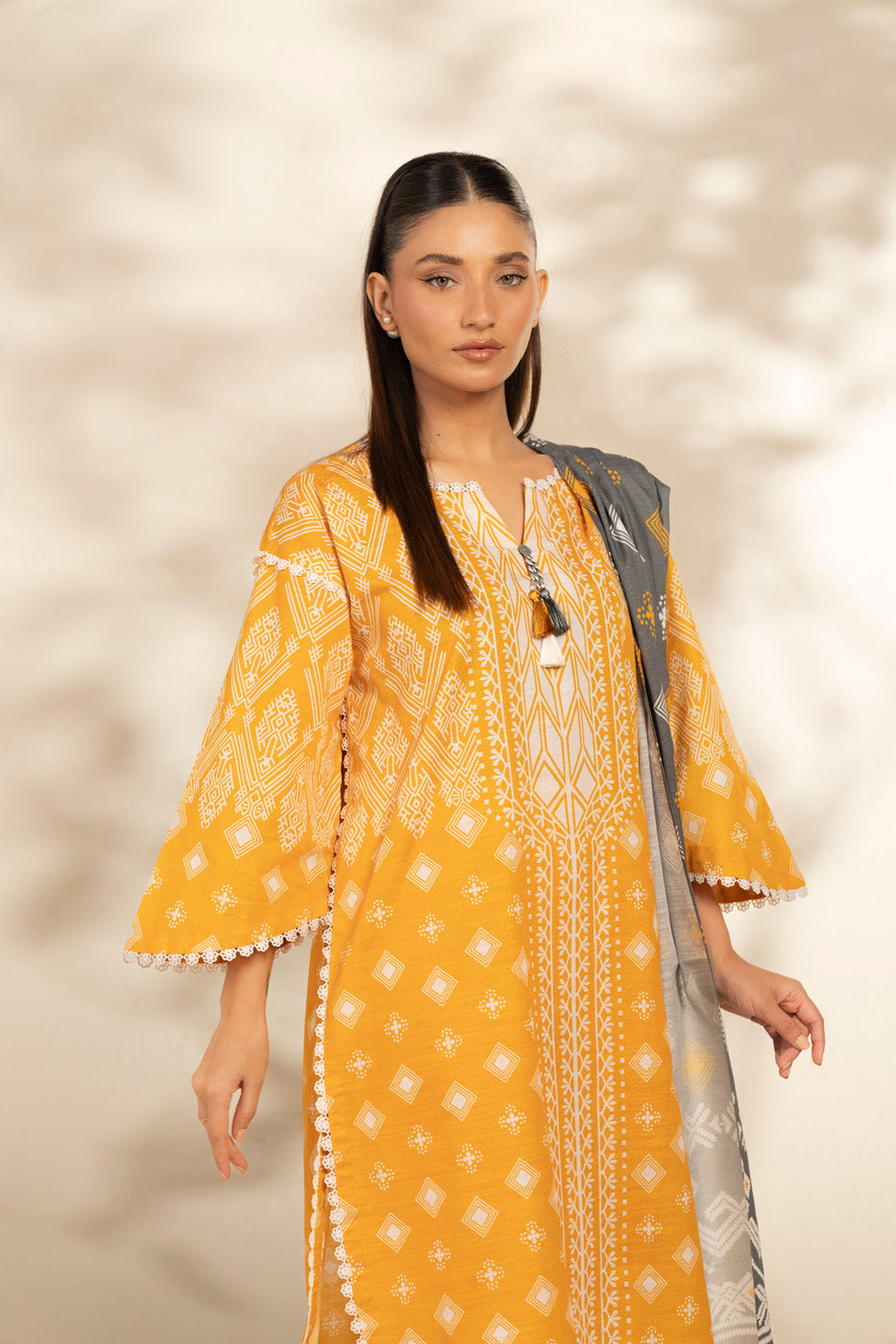 RTS | SHIRT, TROUSER & DUPATTA alternate view