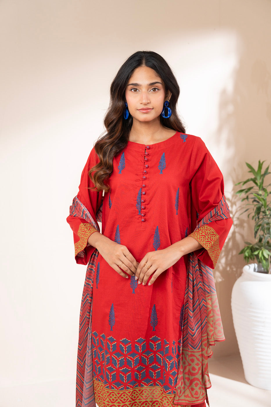 RTW  | SHIRT, TROUSER & DUPATTA alternate view