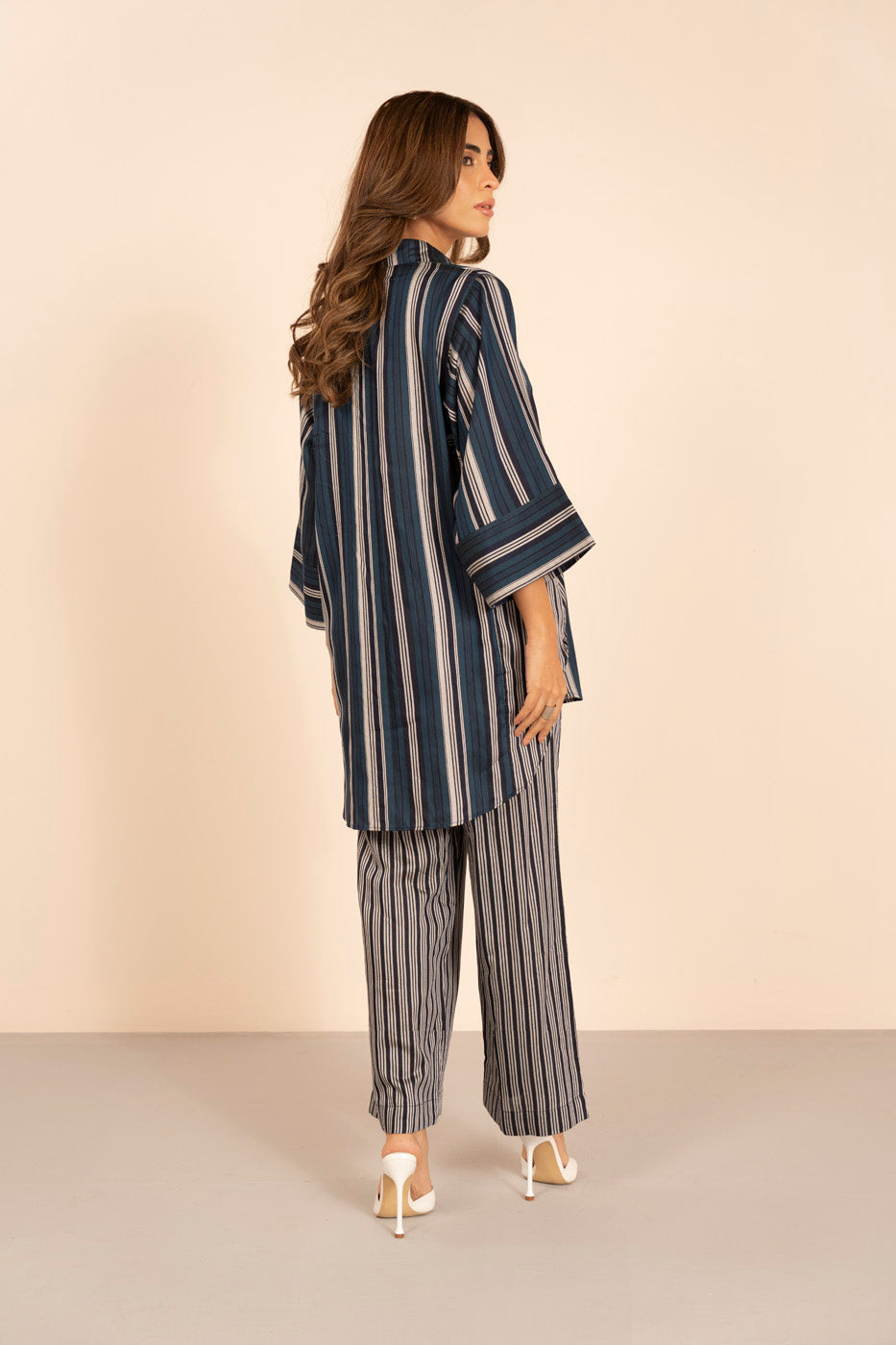 RTW | SHIRT view 3