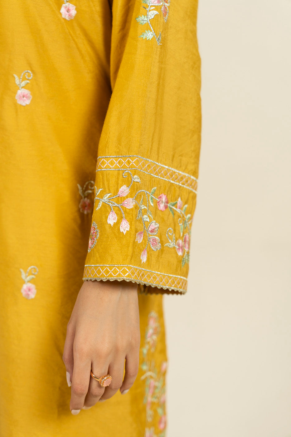 RTW | SHIRT & TROUSER view 4