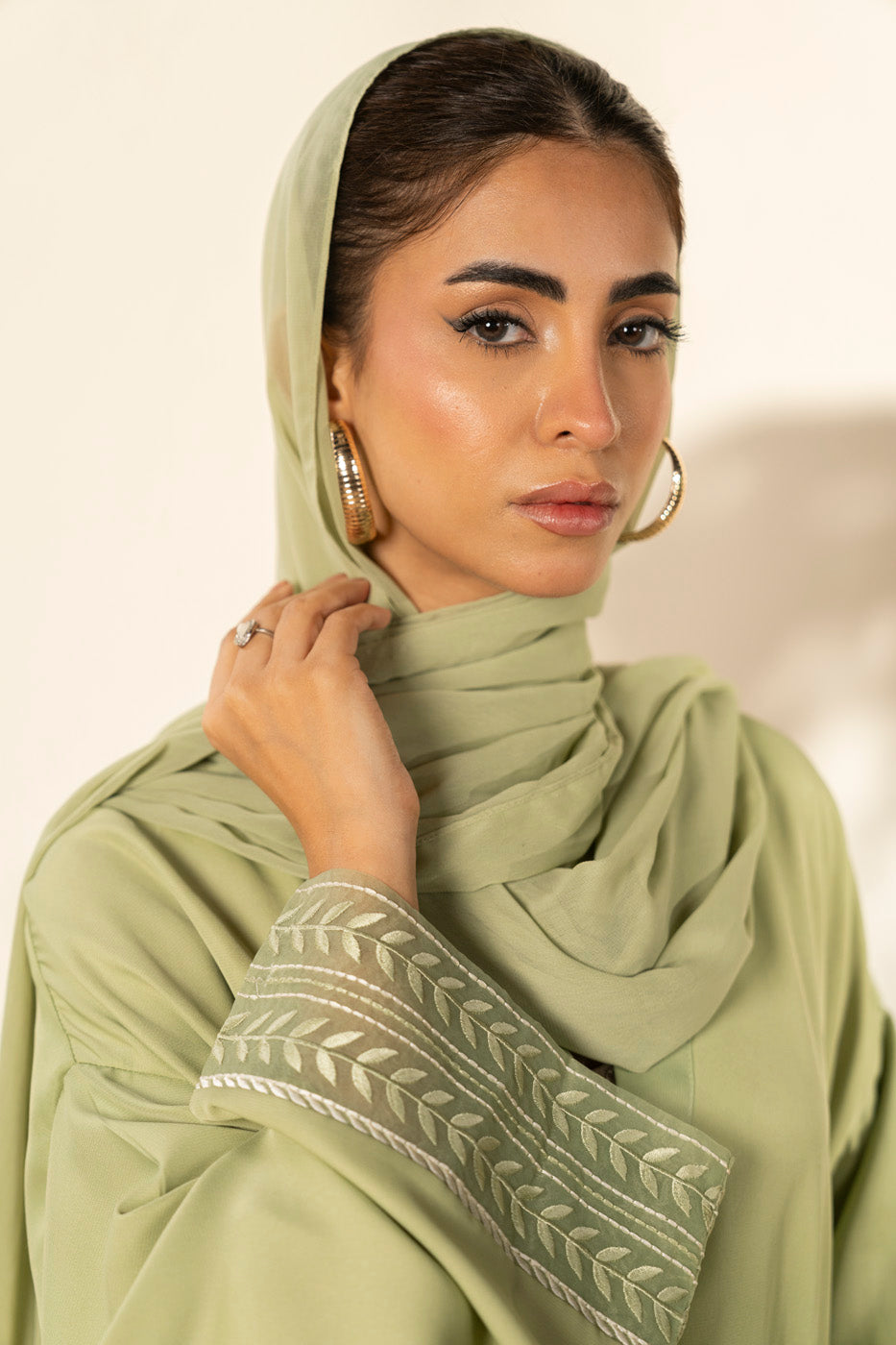 RTW | ABAYA & STOLE view 3