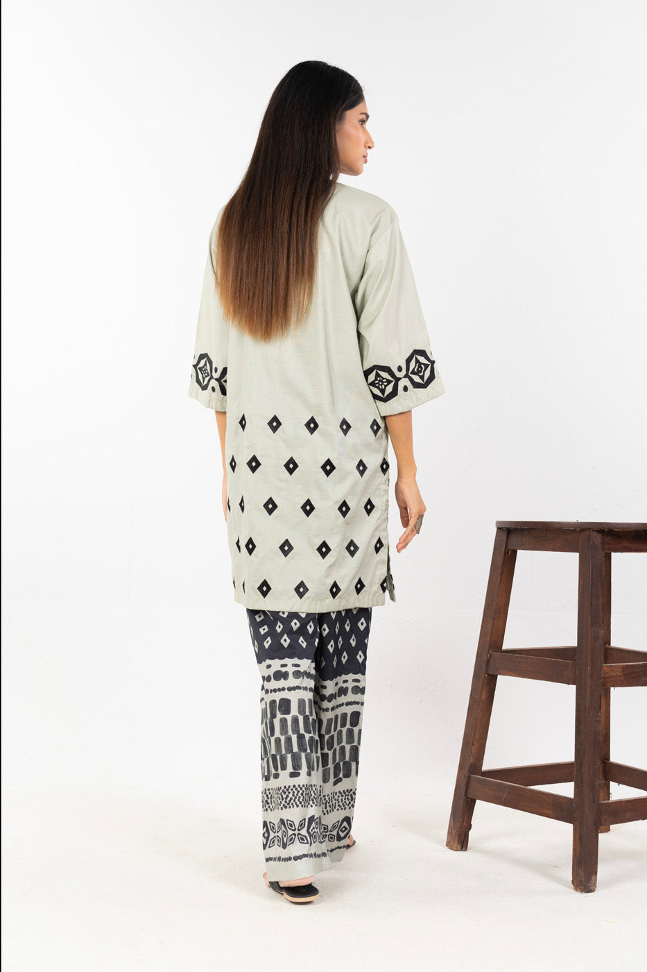 RTW | SHIRT view 4