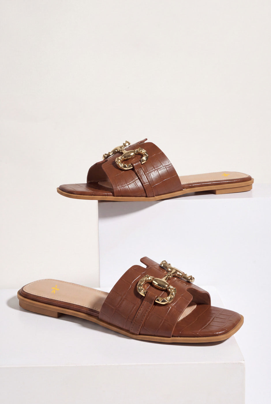 BUCKLE KNOT SLIDES alternate view