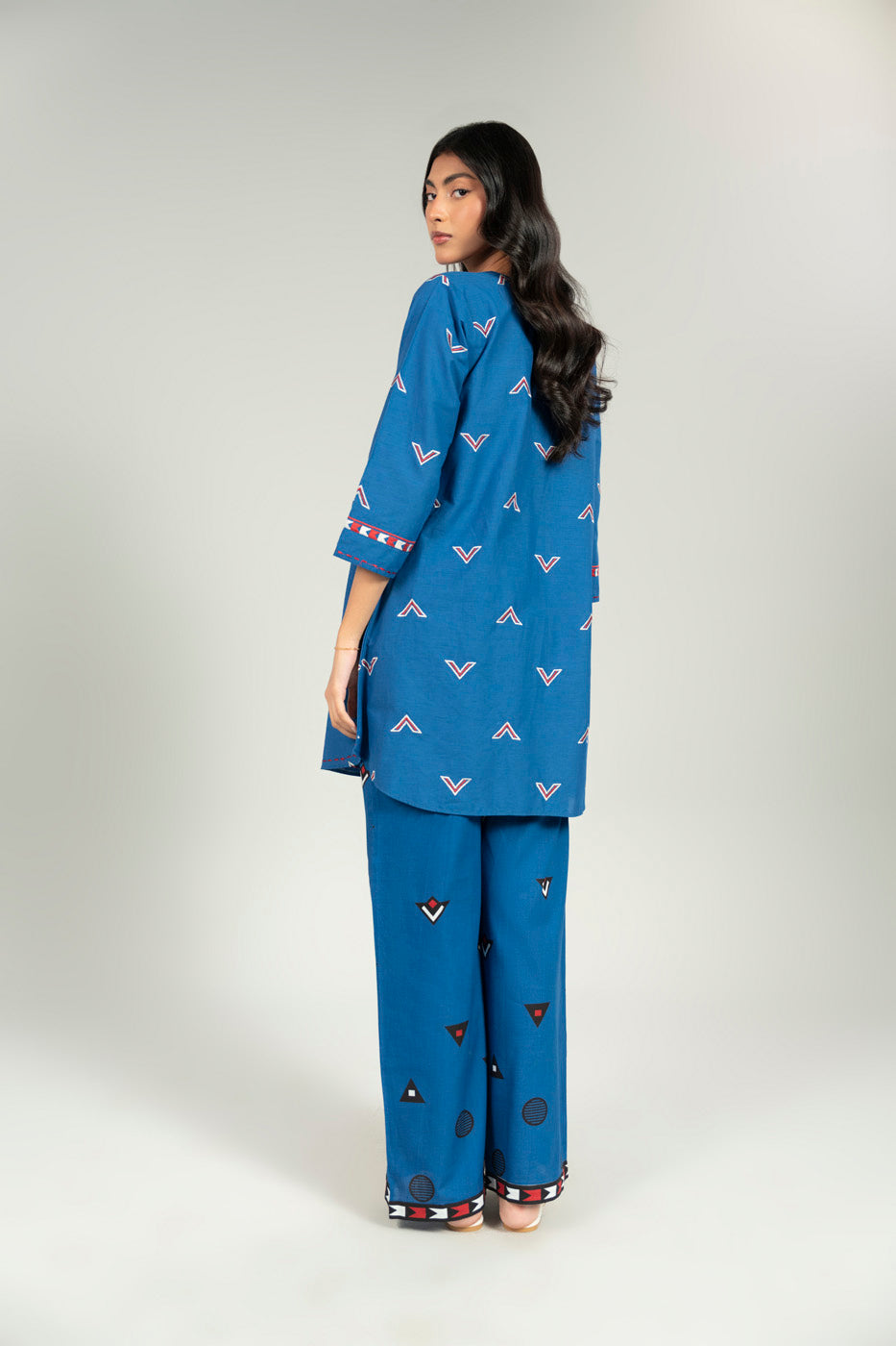 RTW | SHIRT view 4