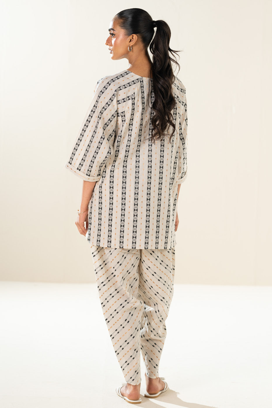 RTW | SHIRT & SHALWAR view 4