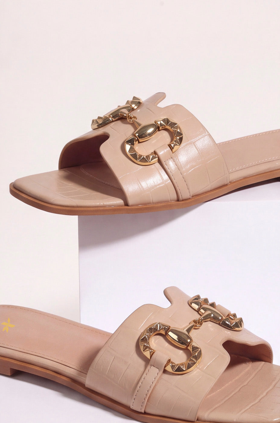 BUCKLE KNOT SLIDES alternate view