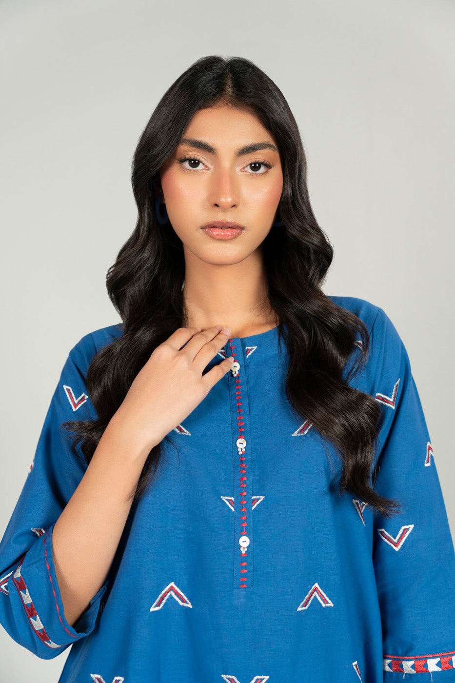 RTW | SHIRT view 3
