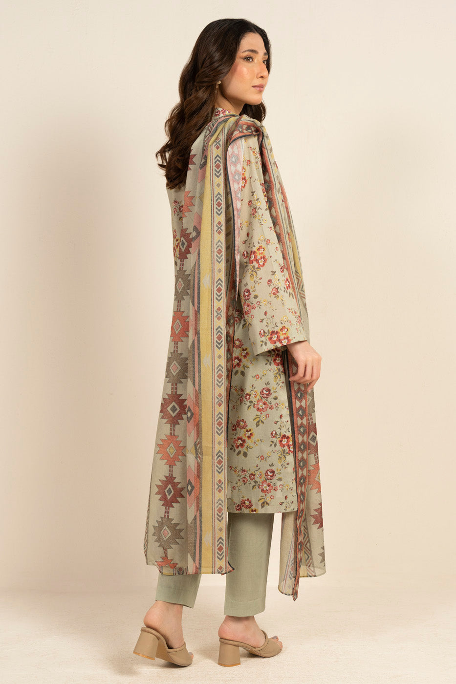 RTS  | SHIRT, TROUSER & DUPATTA view 4
