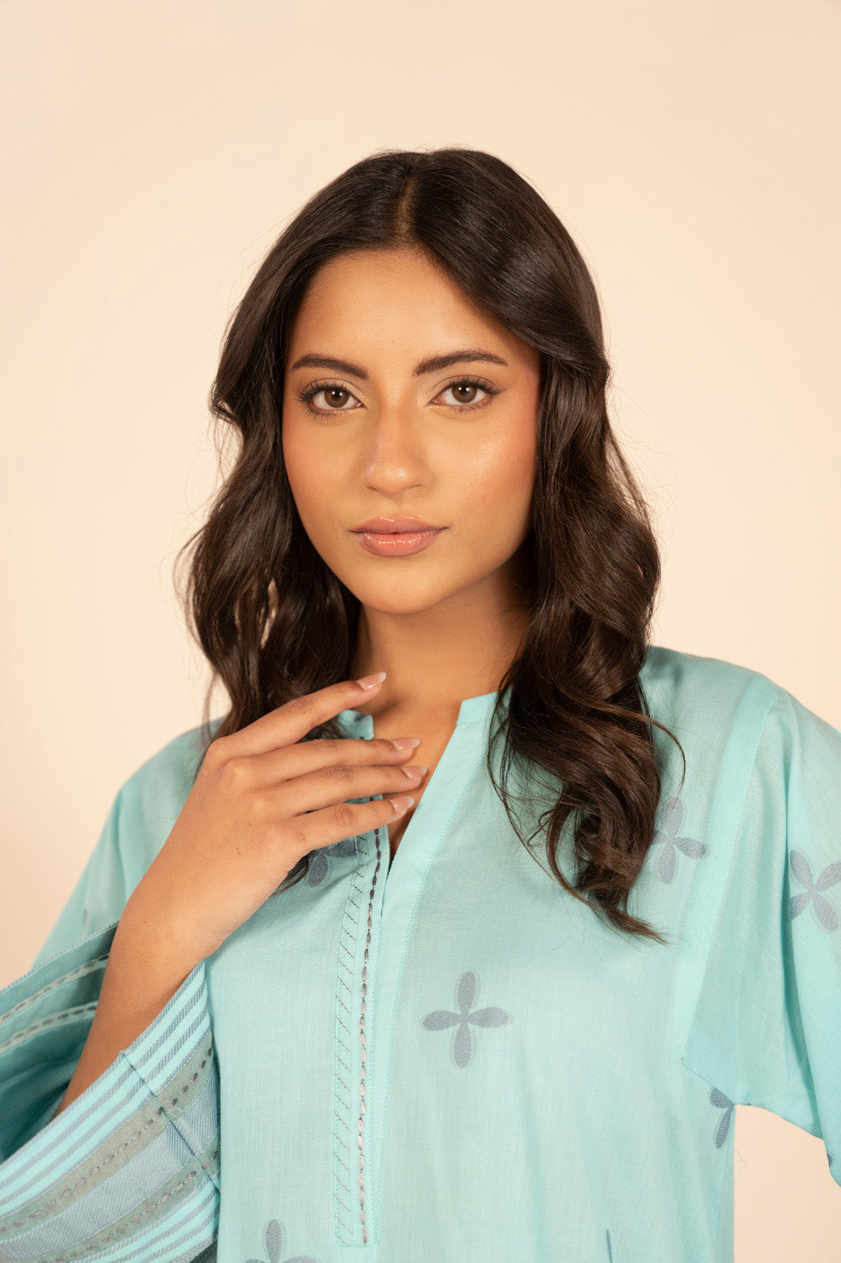 RTW | SHIRT view 3