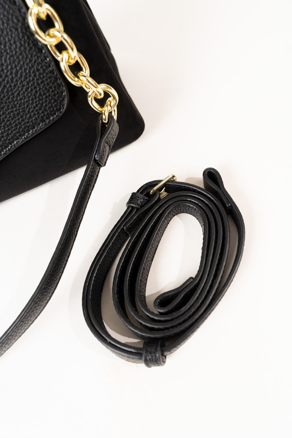 CHAIN-STRAP SHOULDER BAG alternate view