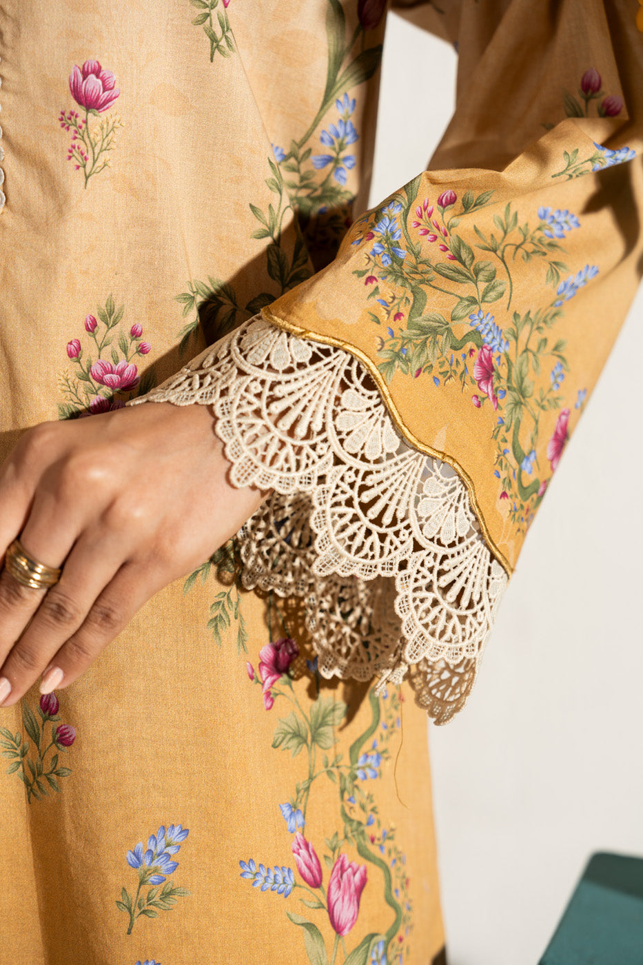 RTS | SHIRT & DUPATTA view 4