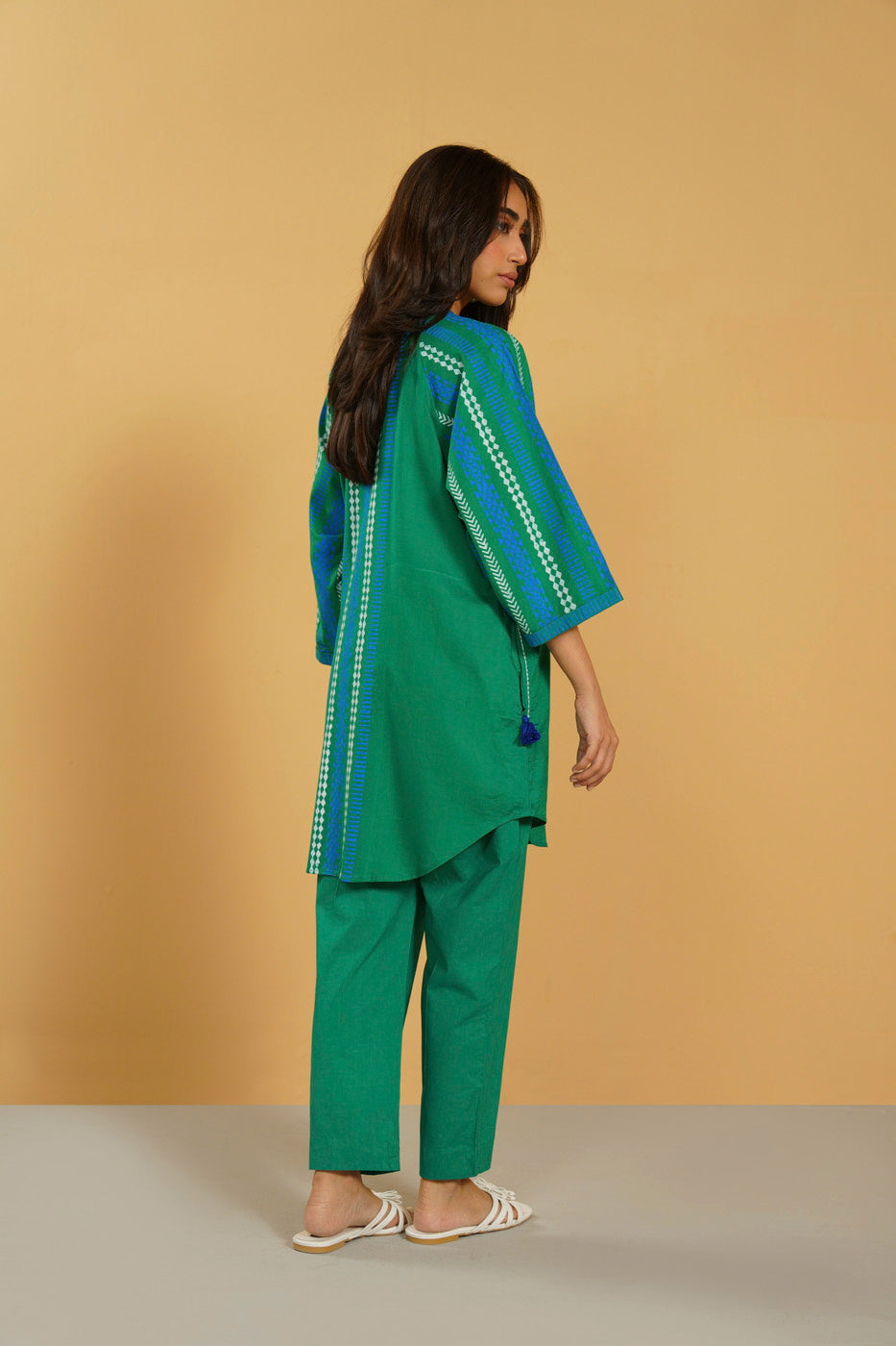 RTW | SHIRT view 3