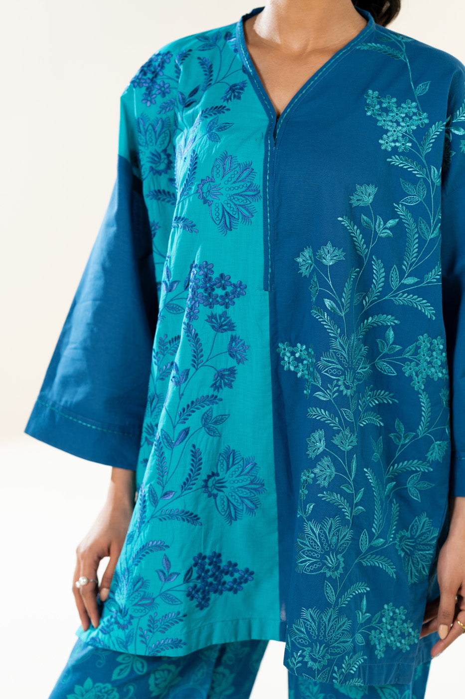 RTW | SHIRT & TROUSER view 3