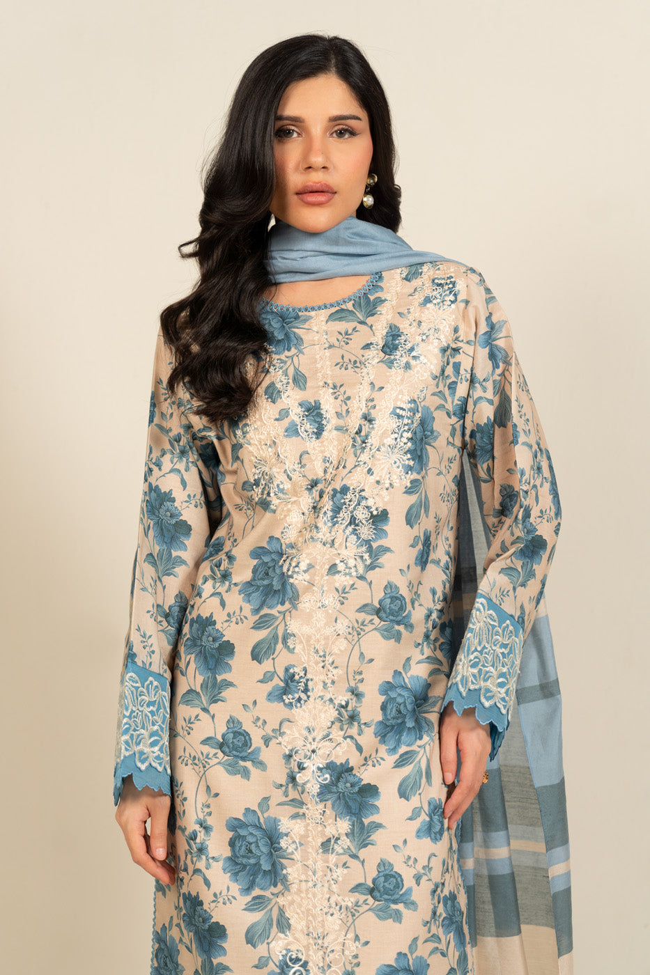 RTS | SHIRT, TROUSER & DUPATTA alternate view