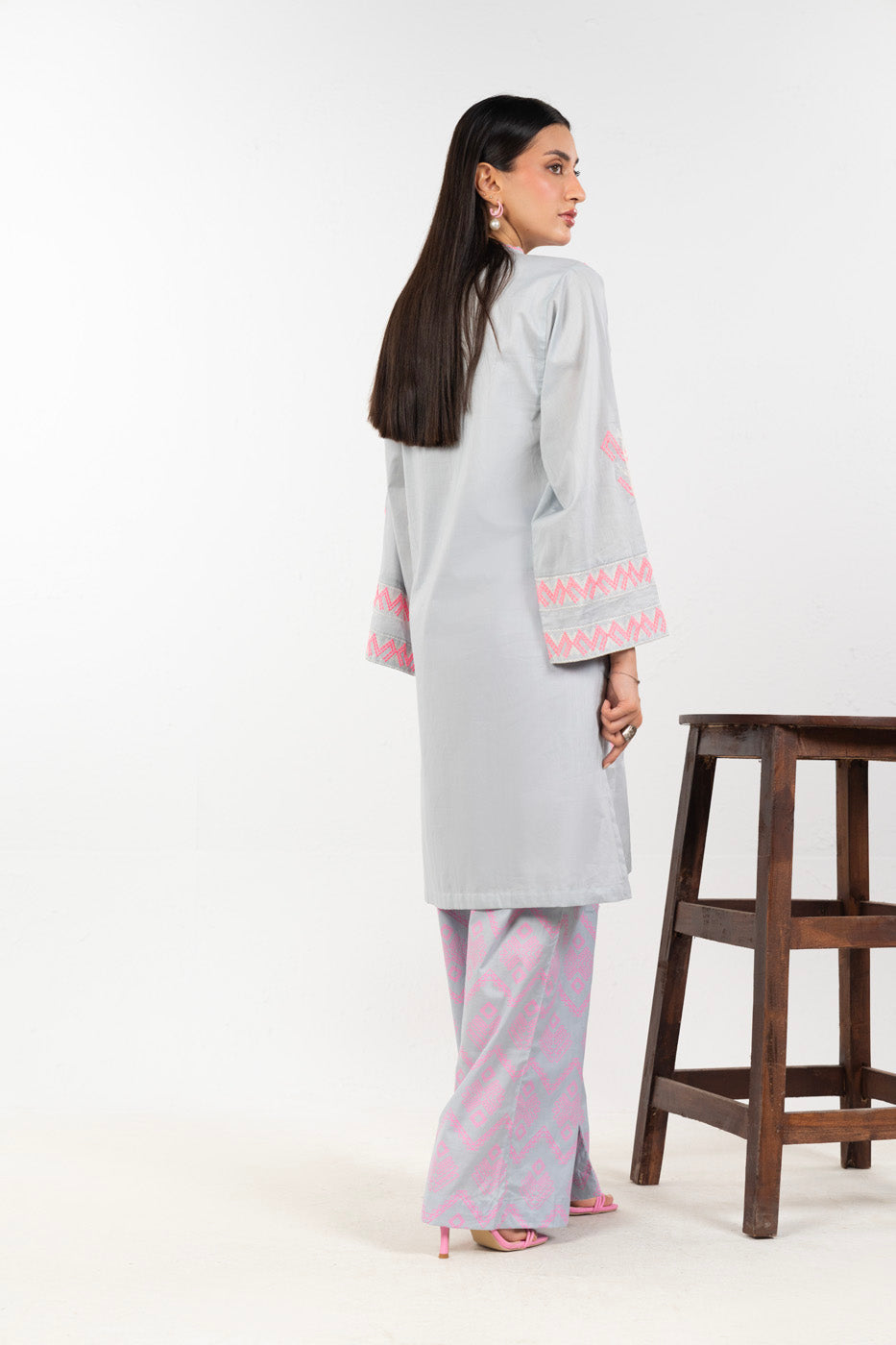 RTW  | SHIRT view 3
