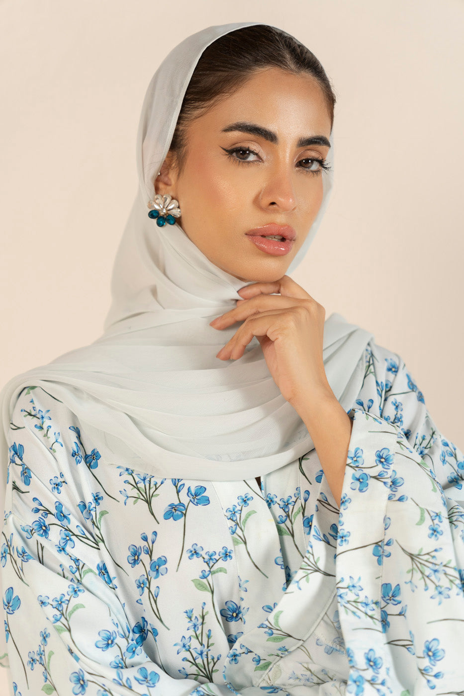 RTW | ABAYA & STOLE view 3