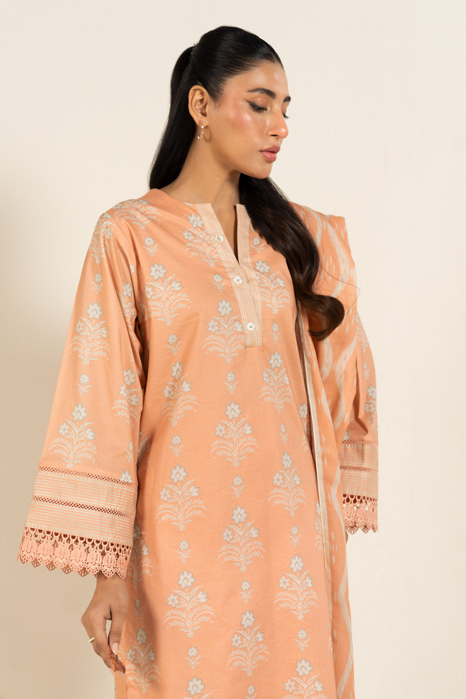 RTS | SHIRT & DUPATTA alternate view