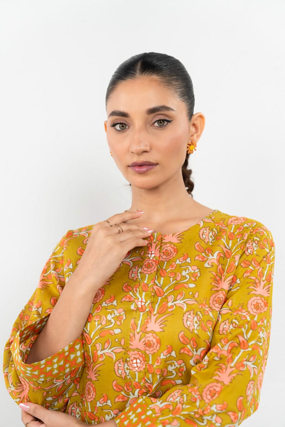 RTW | SHIRT view 3