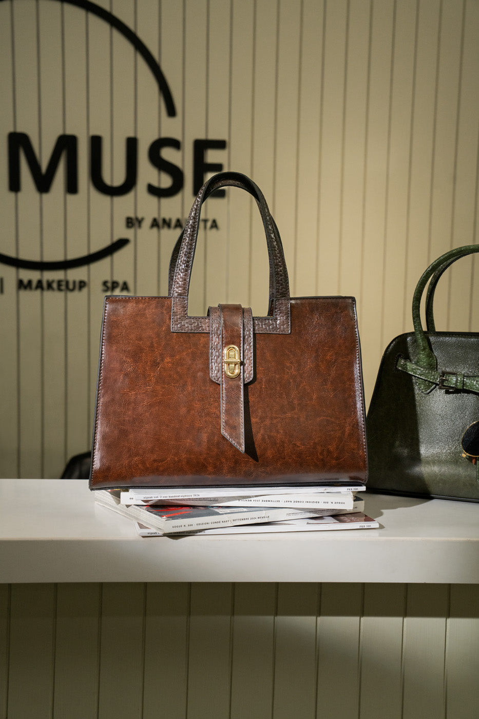STRUCTURED TOTE BAG