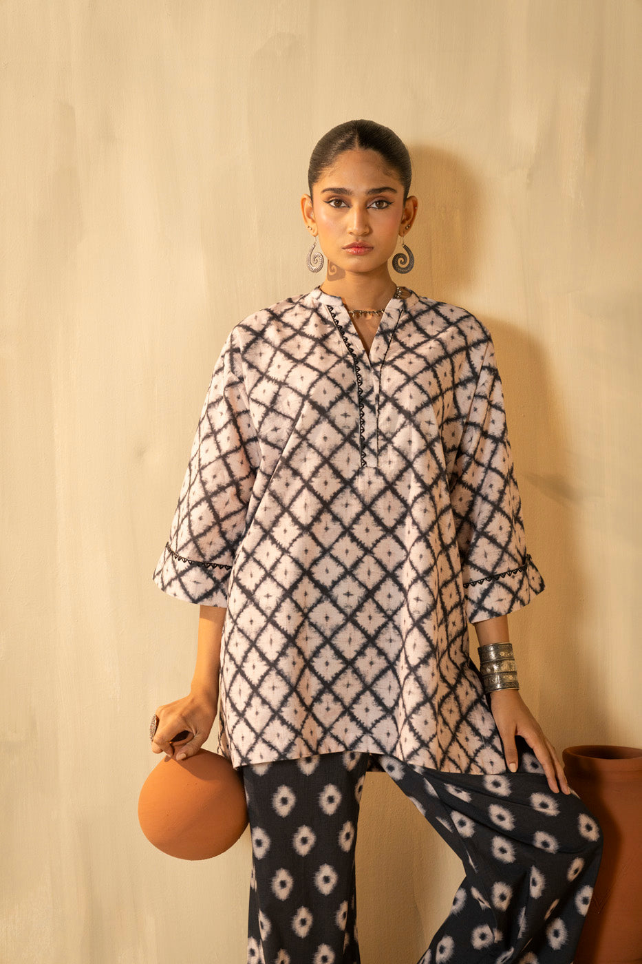 RTW | SHIRT & BOOTCUT PANT view 3