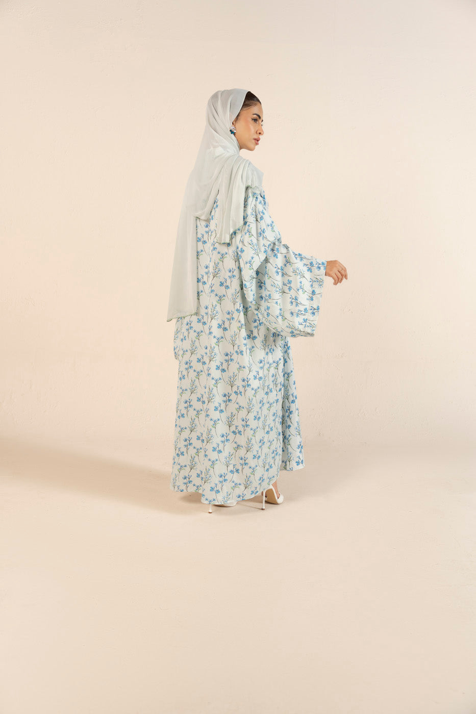 RTW | ABAYA & STOLE view 4