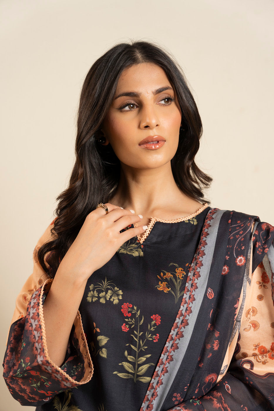 RTS | SHIRT & DUPATTA view 3
