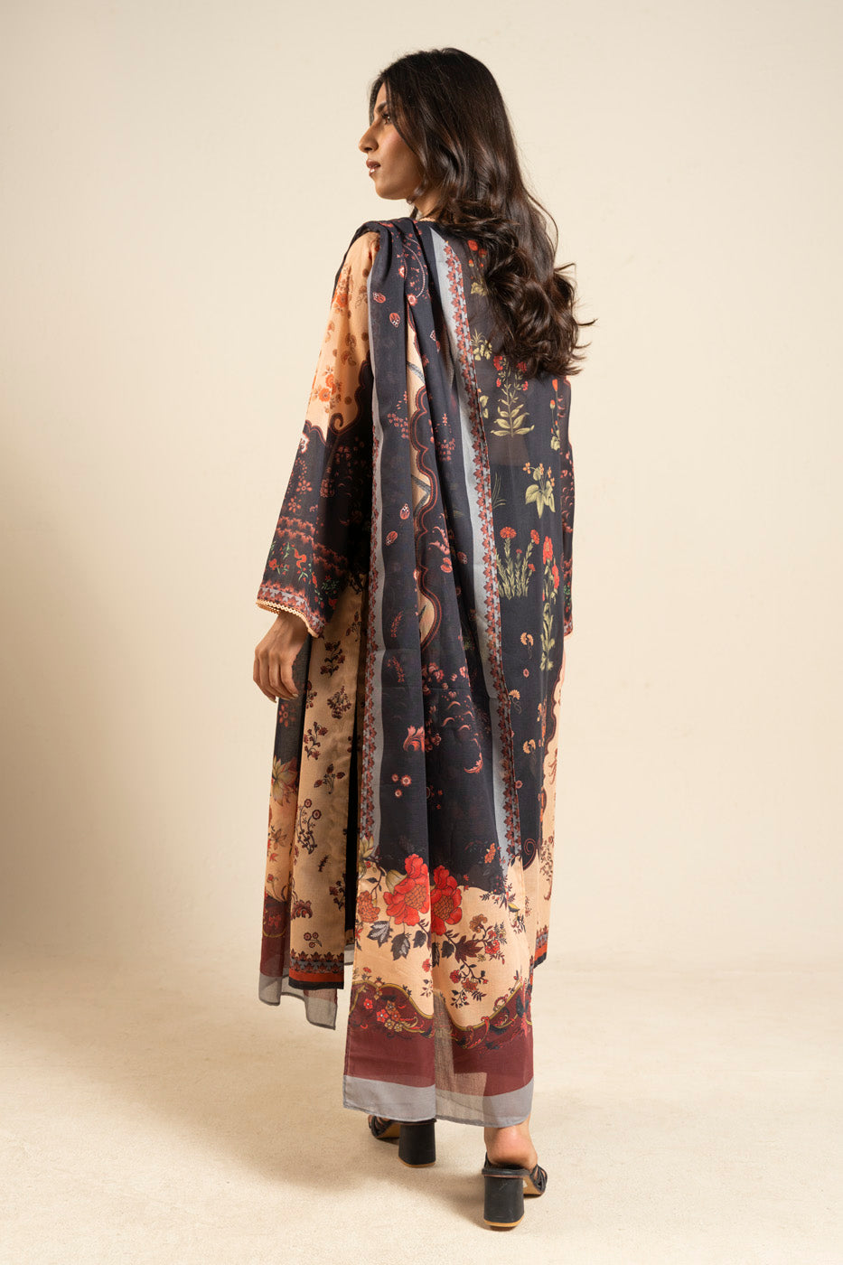 RTS | SHIRT & DUPATTA view 4