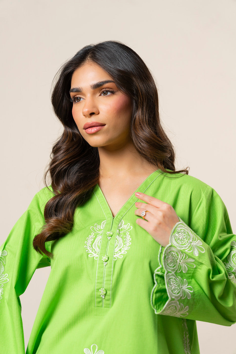 RTW | SHIRT view 3