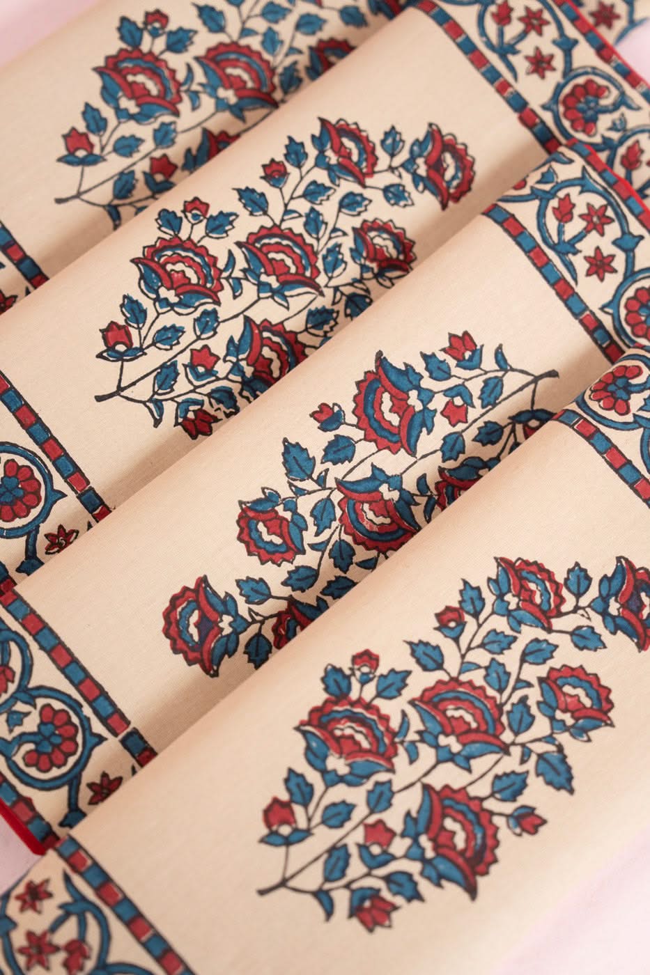 HOME | TABLE RUNNER alternate view