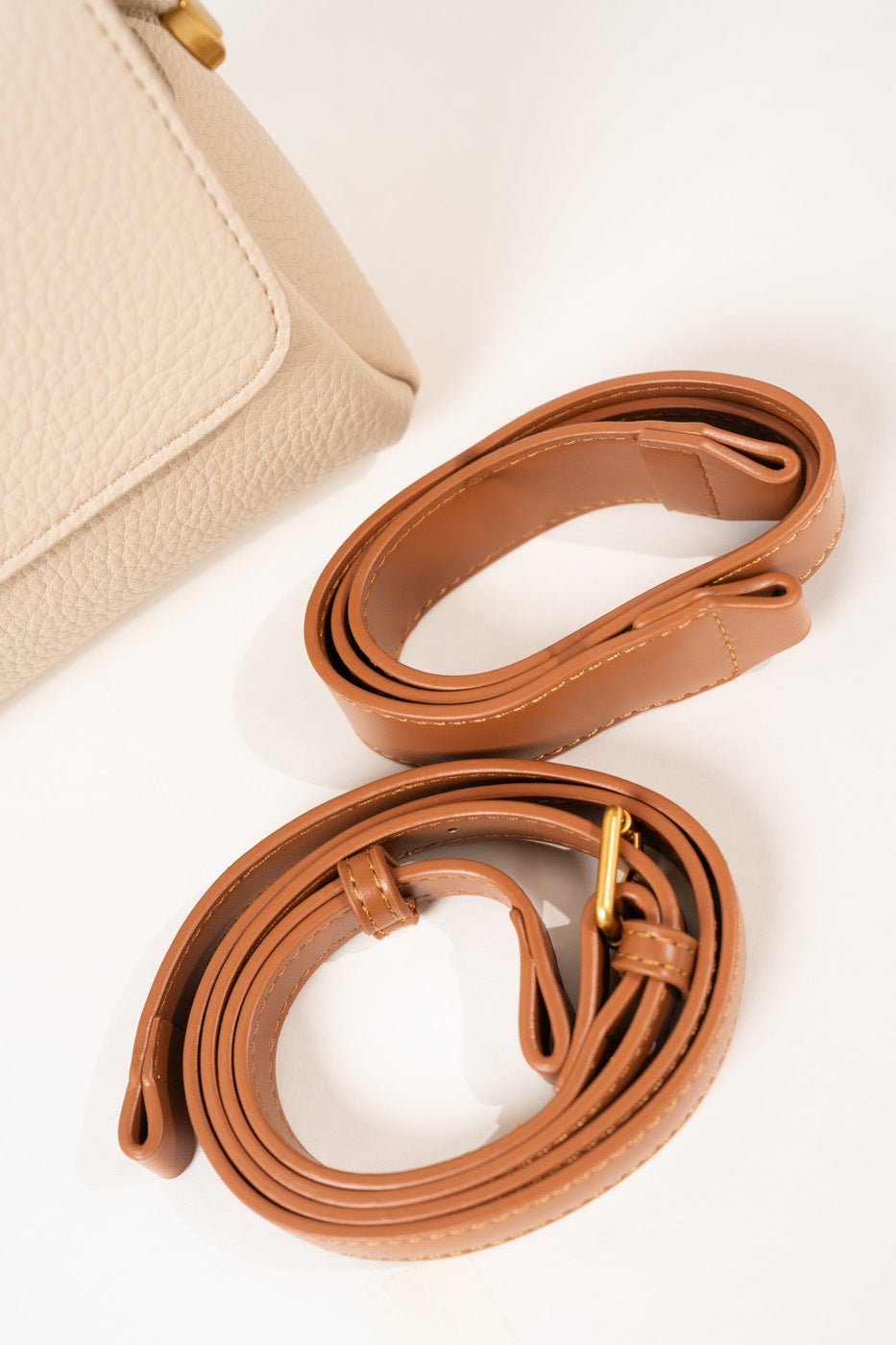 CHAIN-STRAP SHOULDER BAG alternate view