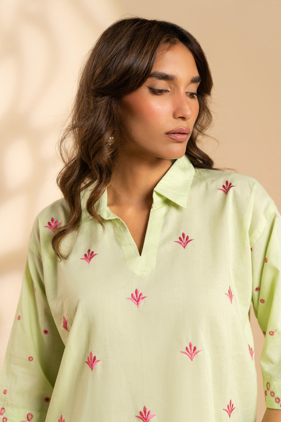 RTW | SHIRT view 3