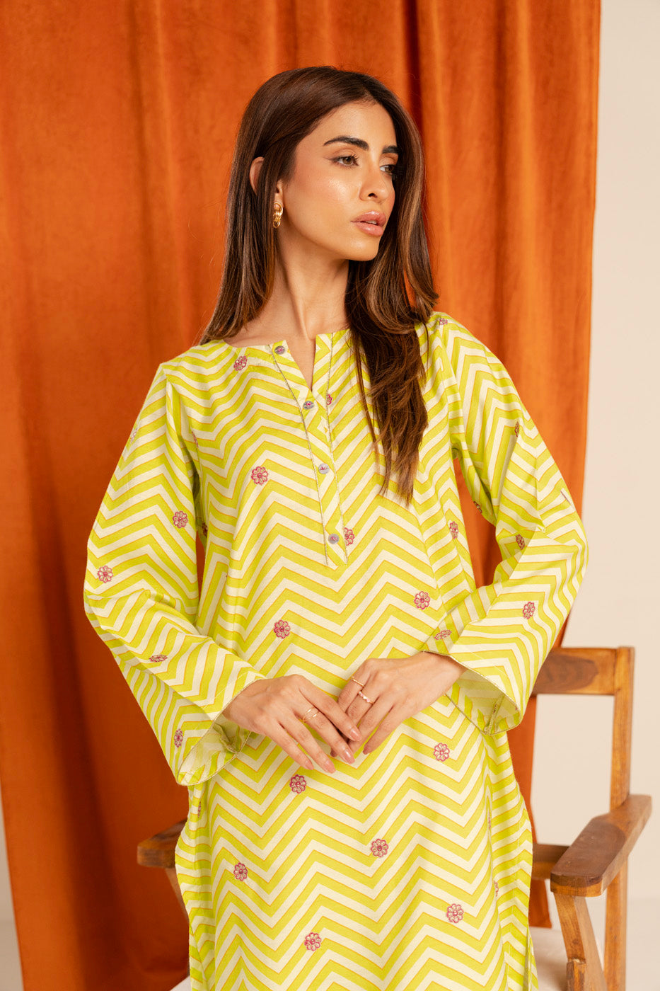 RTW | SHIRT view 3