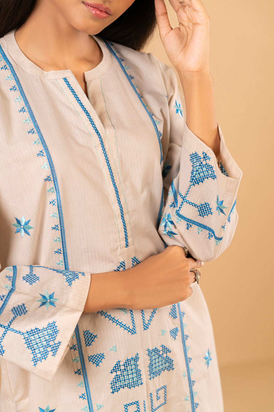 RTW | SHIRT view 3