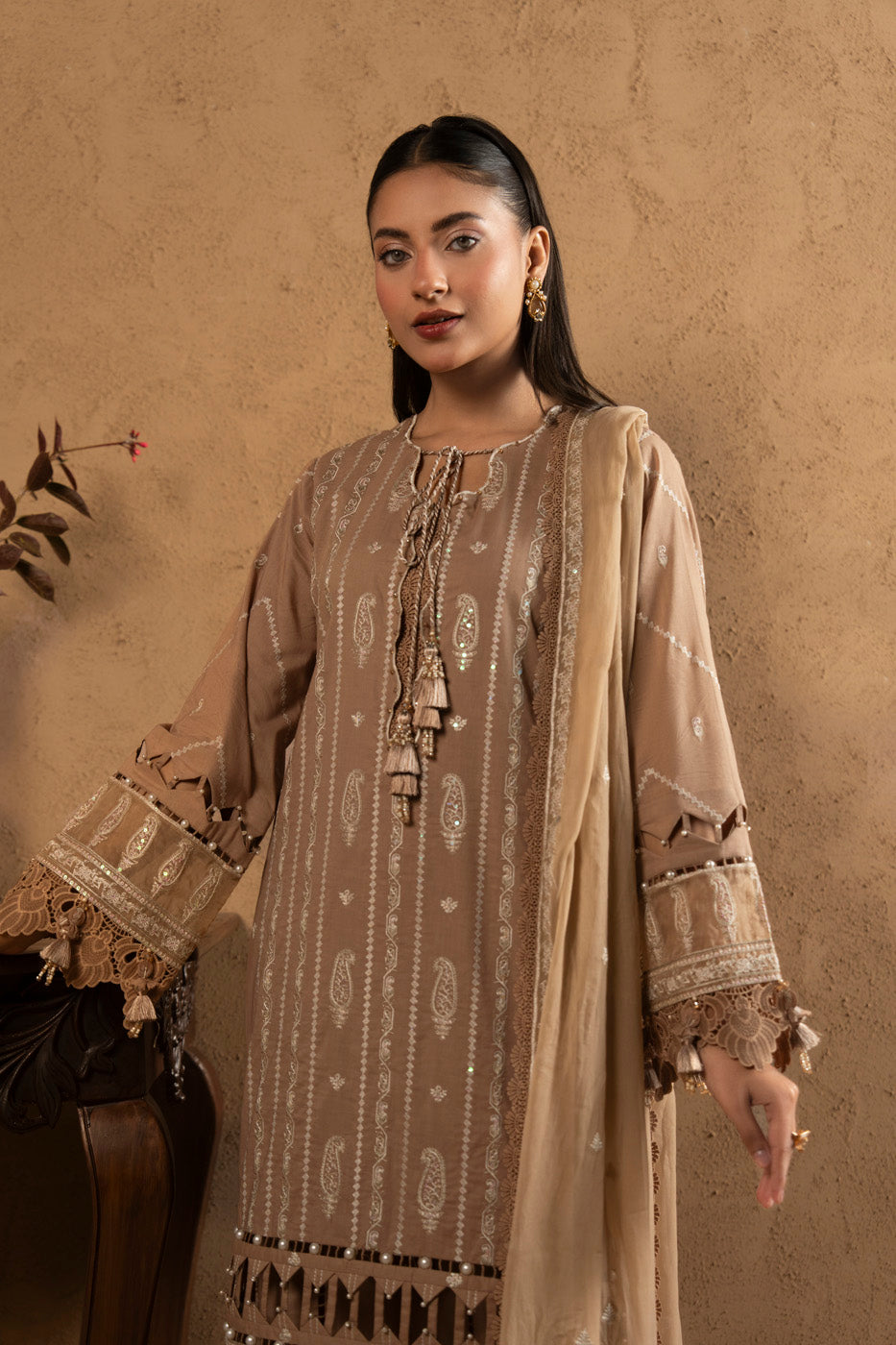 RTS | SHIRT, TROUSER & DUPATTA alternate view