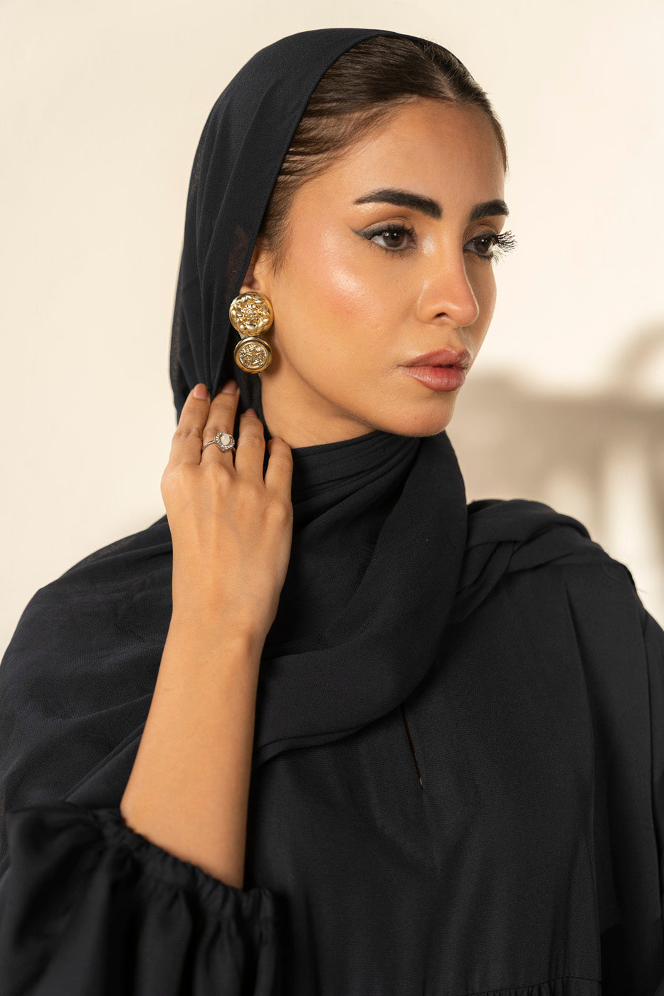RTW | ABAYA & STOLE view 3