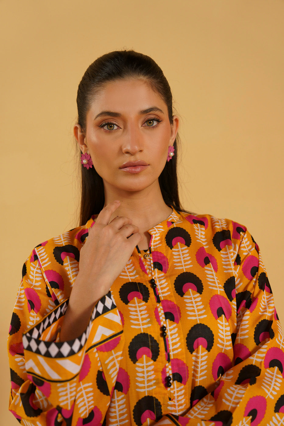 RTW | SHIRT view 3